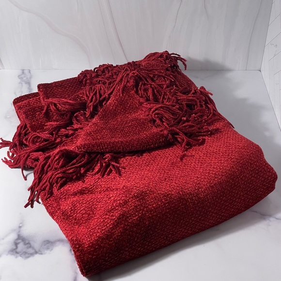 Pottery Barn Red Chenille Throw Blanket Rayon/Cotton 50 X 60” - Picture 4 of 5
